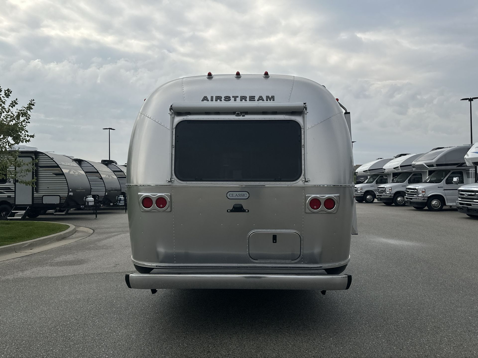 2026 Airstream 33FBQ Base