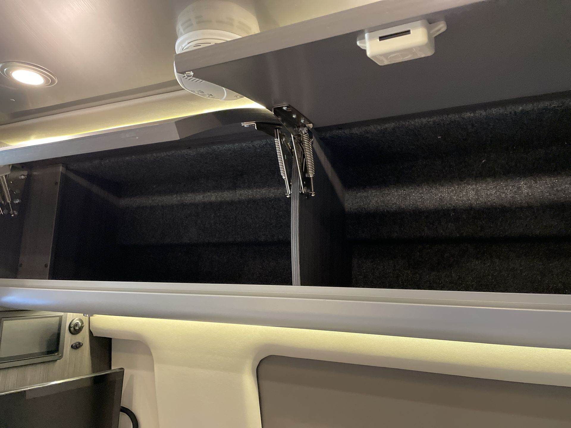 2025 Airstream 24GL Base