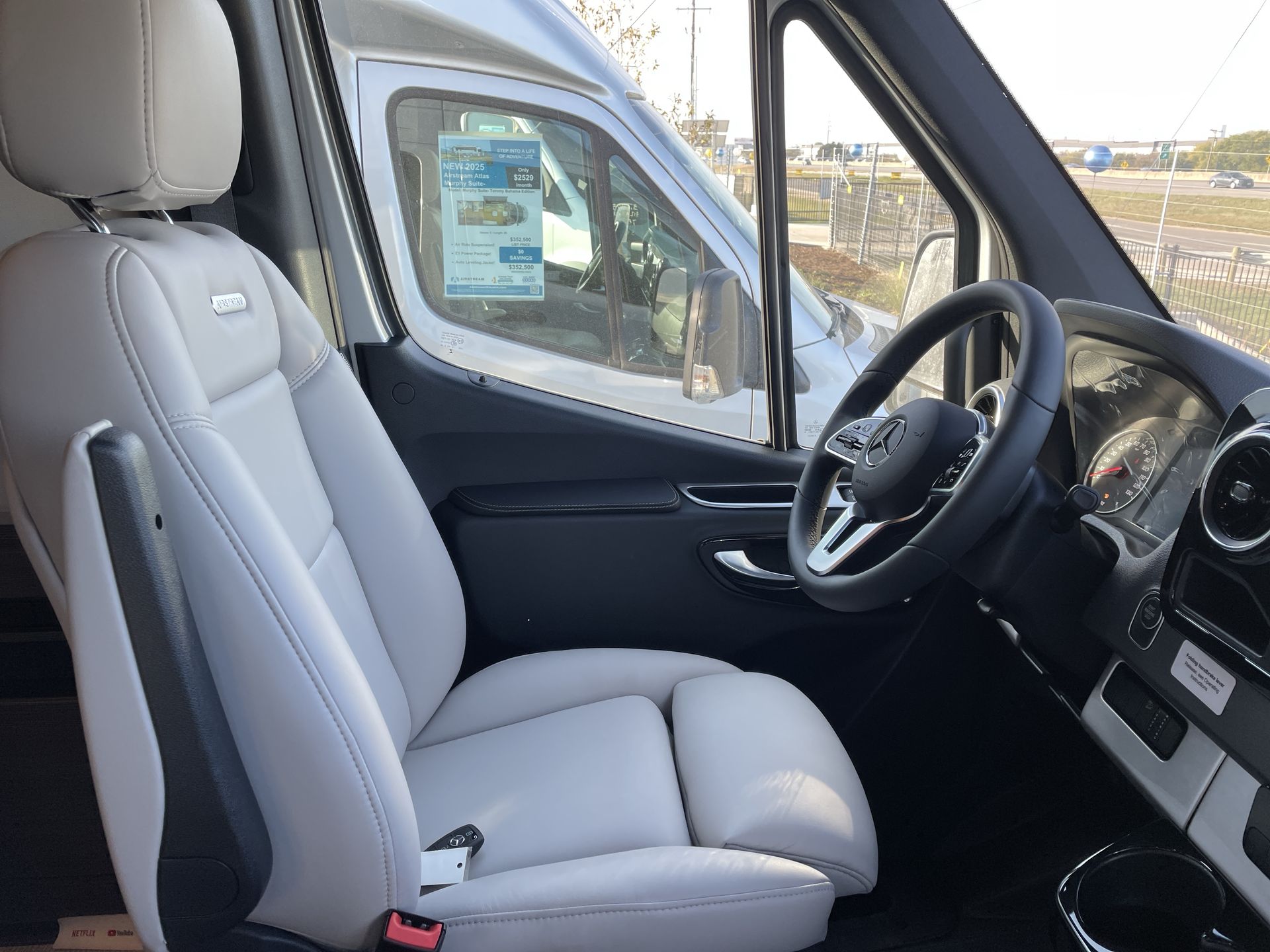 2025 Airstream 24GL Base