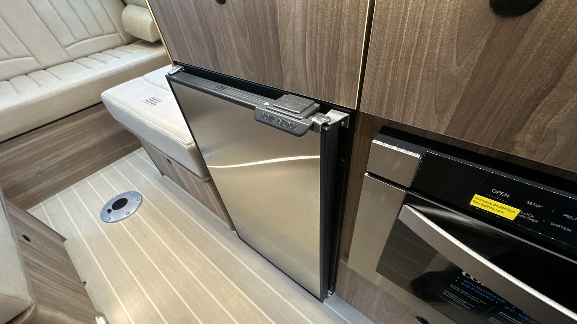 2025 Airstream 24 GL Base