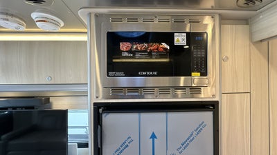 2026 Airstream Murphy Suite Base