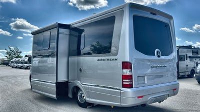 2026 Airstream Murphy Suite Base