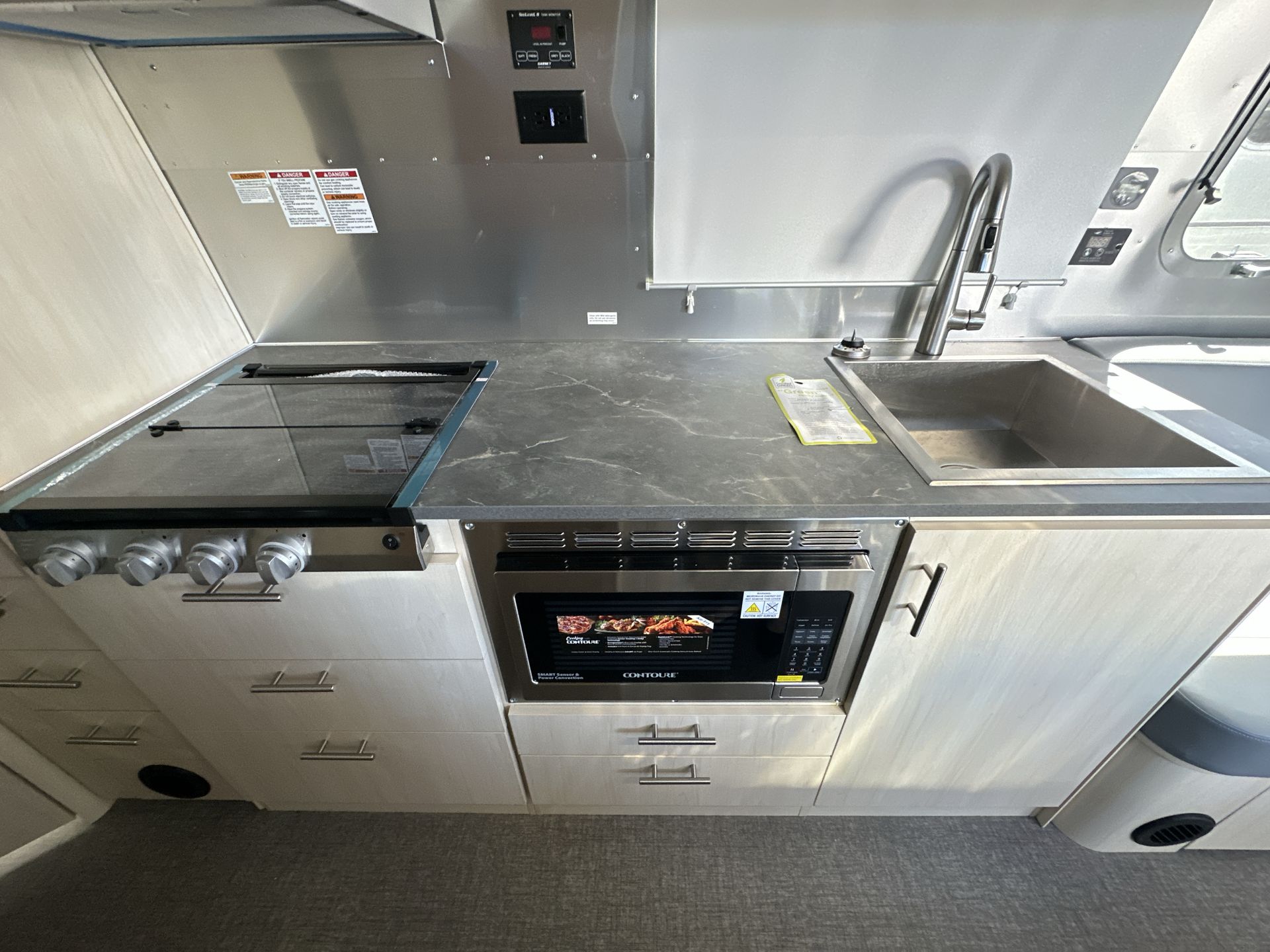 2026 Airstream 30FBBT Base