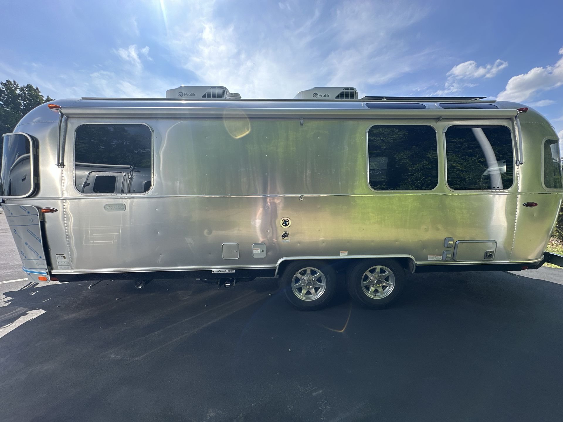 2025 Airstream 25FBQ Base