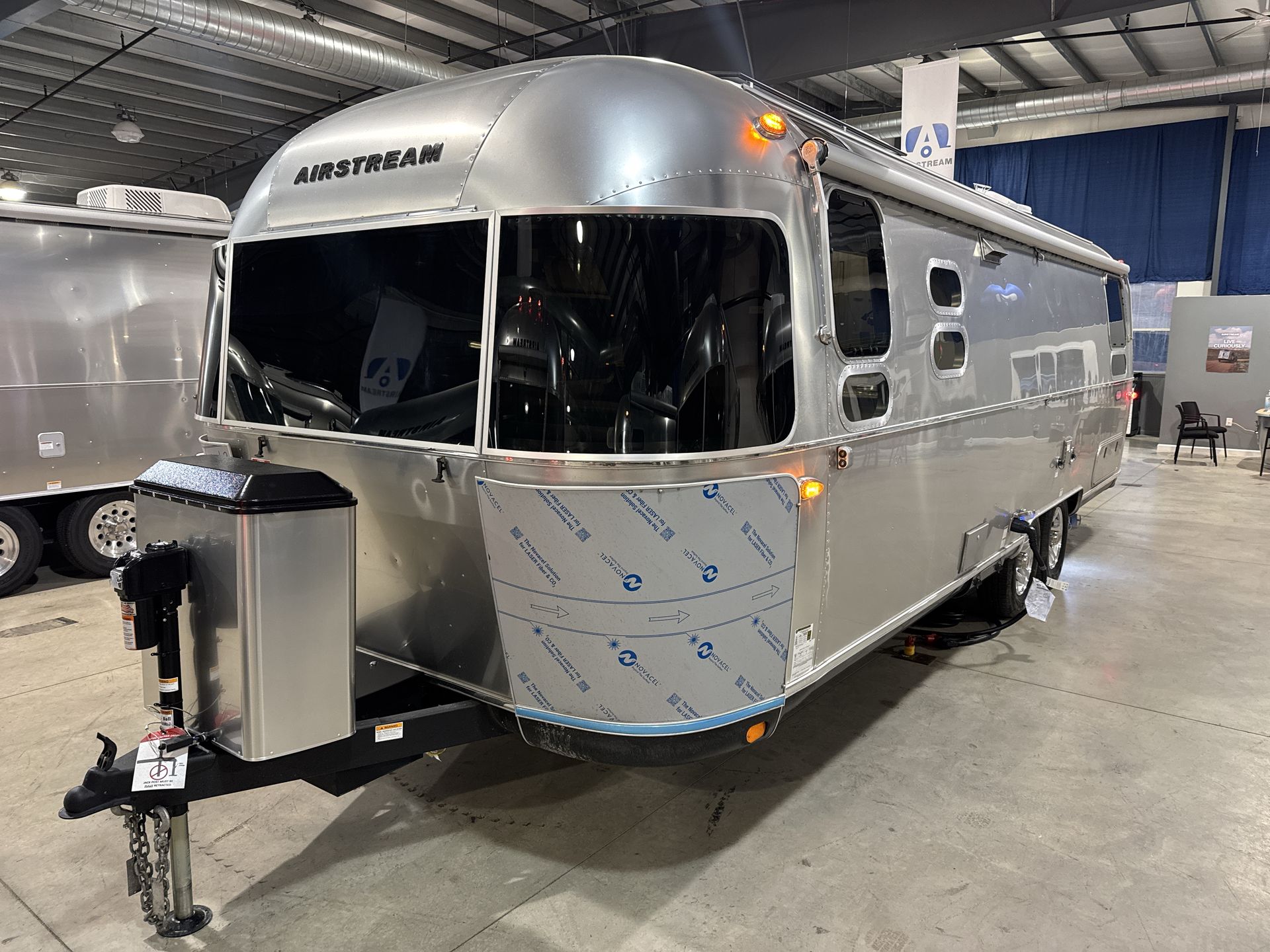 2026 Airstream 28RBT Base