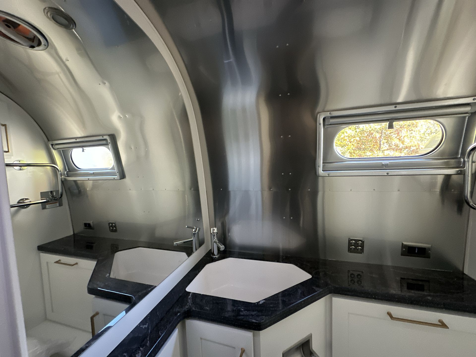 2025 Airstream 30RBQ Base