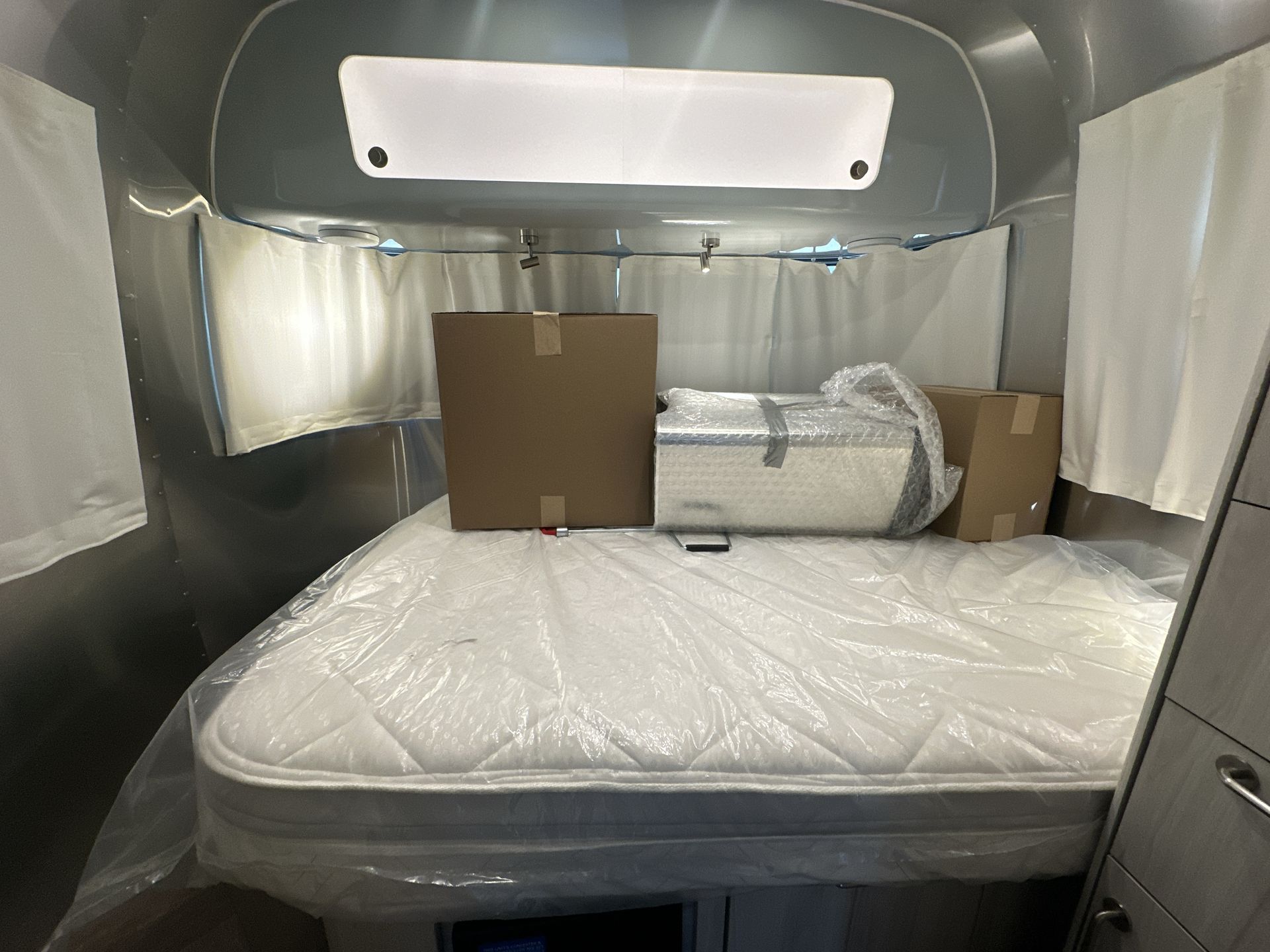 2025 Airstream 25FBQ Base