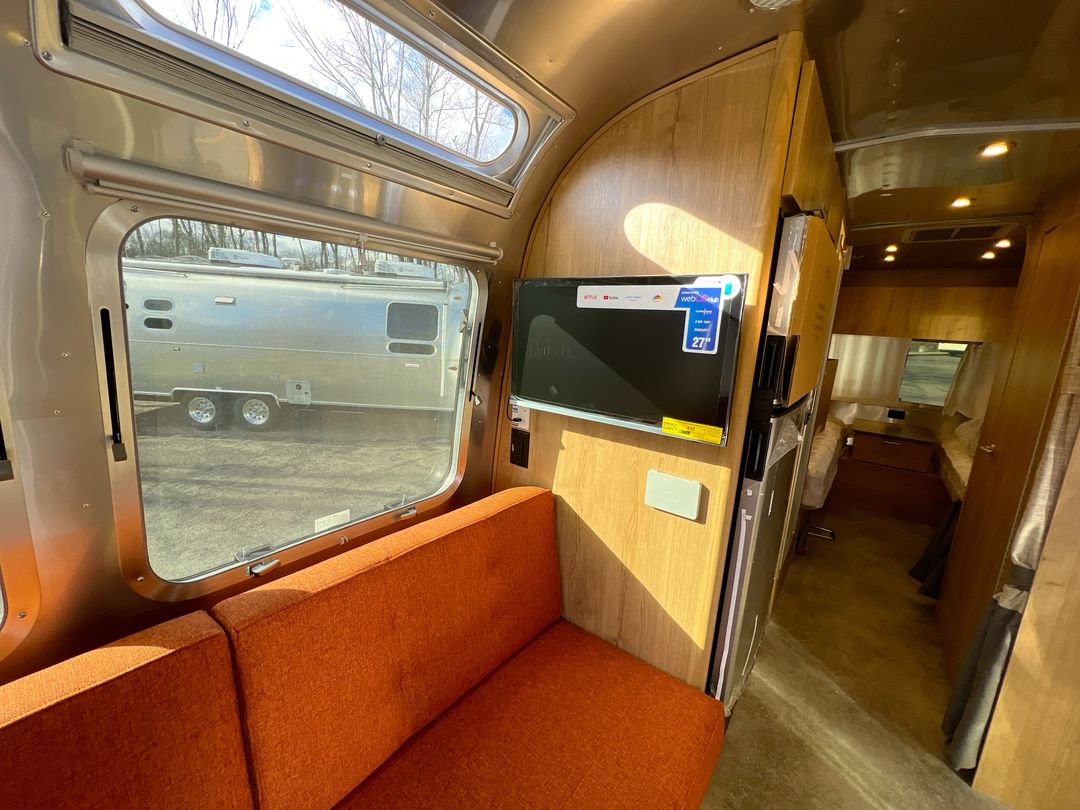 2026 Airstream 25FBT Base