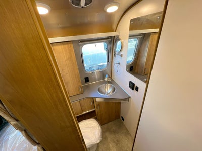 2026 Airstream 25FBT Base