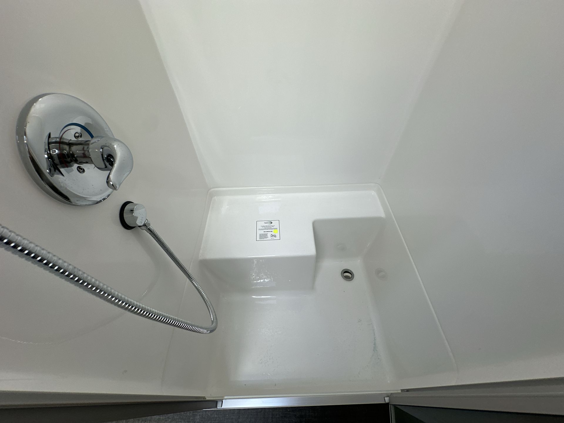 2026 Airstream 27FBQ Base