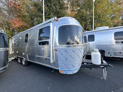 2026 Airstream 27FBT Base