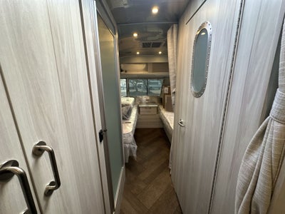 2026 Airstream 27FBT Base