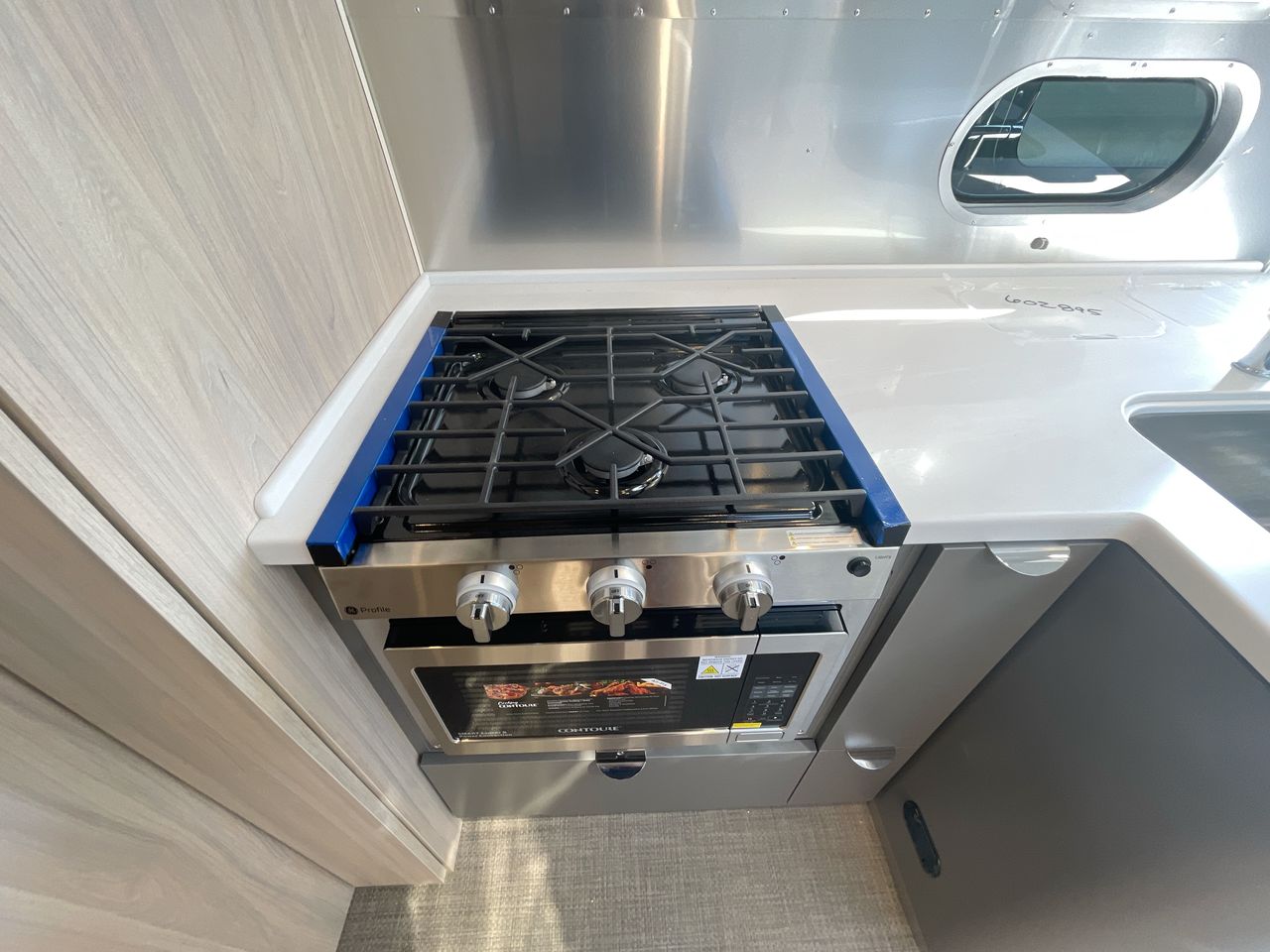 2026 Airstream 25FBT Base