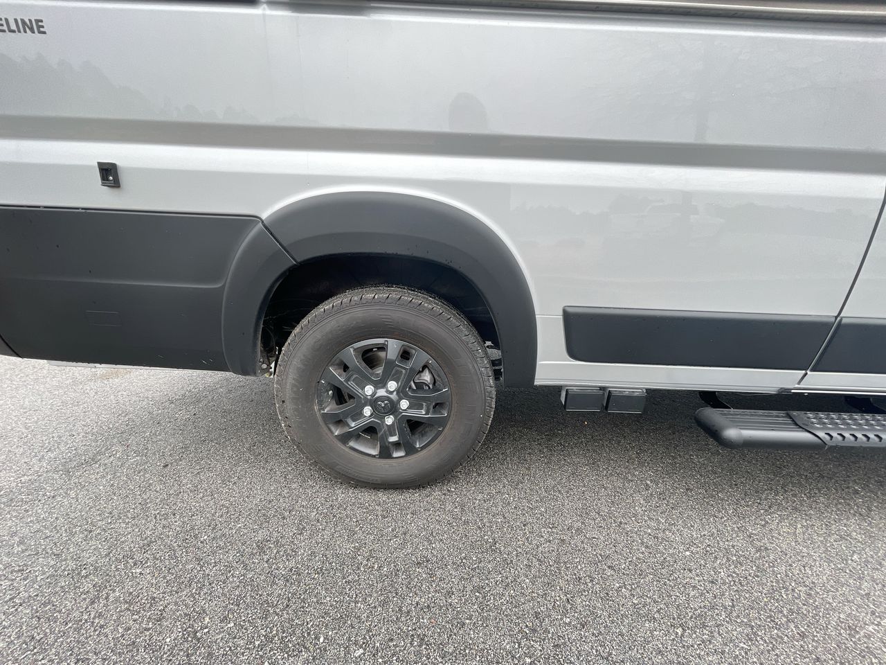 2026 Airstream Rangeline Base