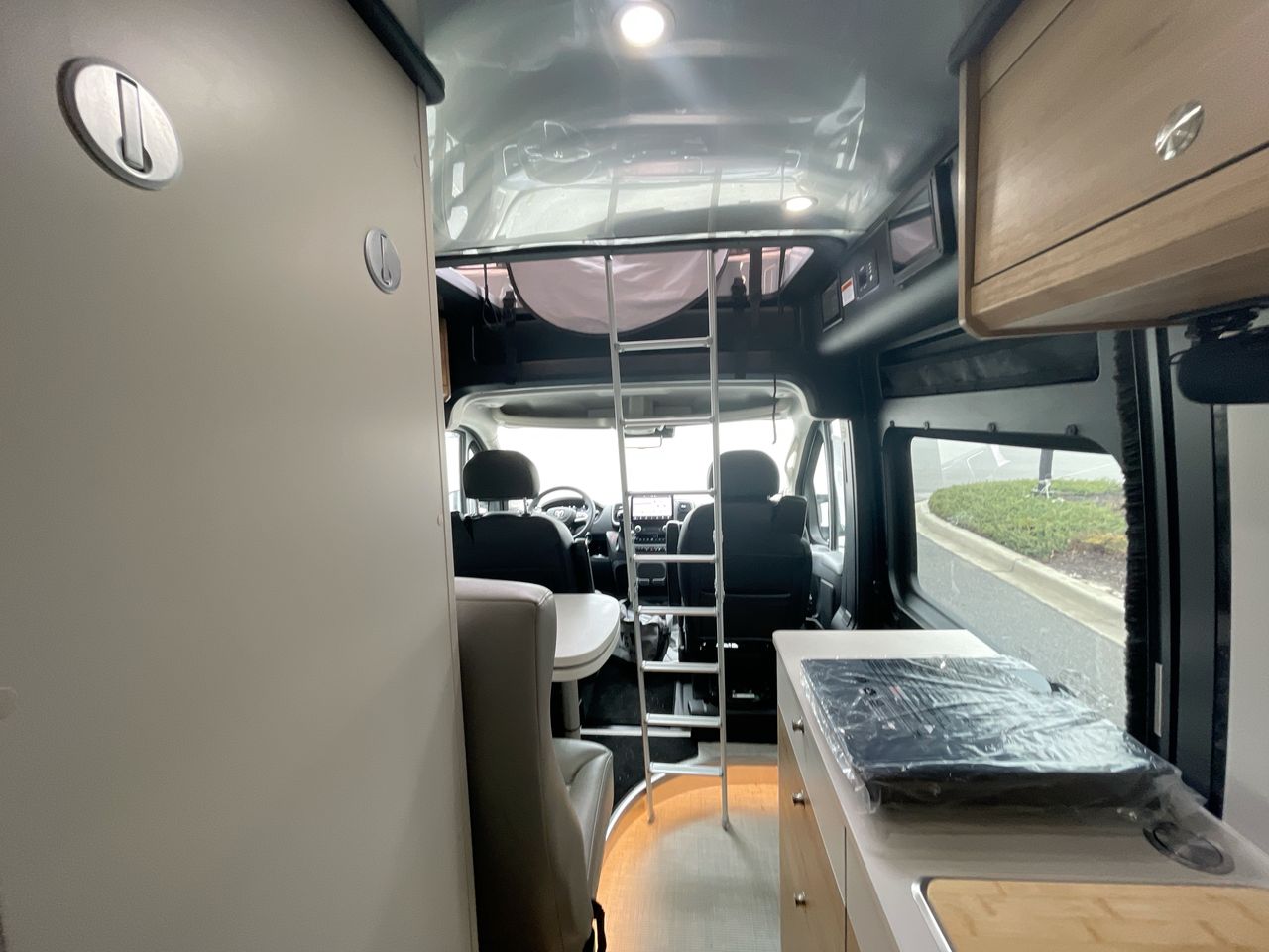 2026 Airstream Rangeline Base