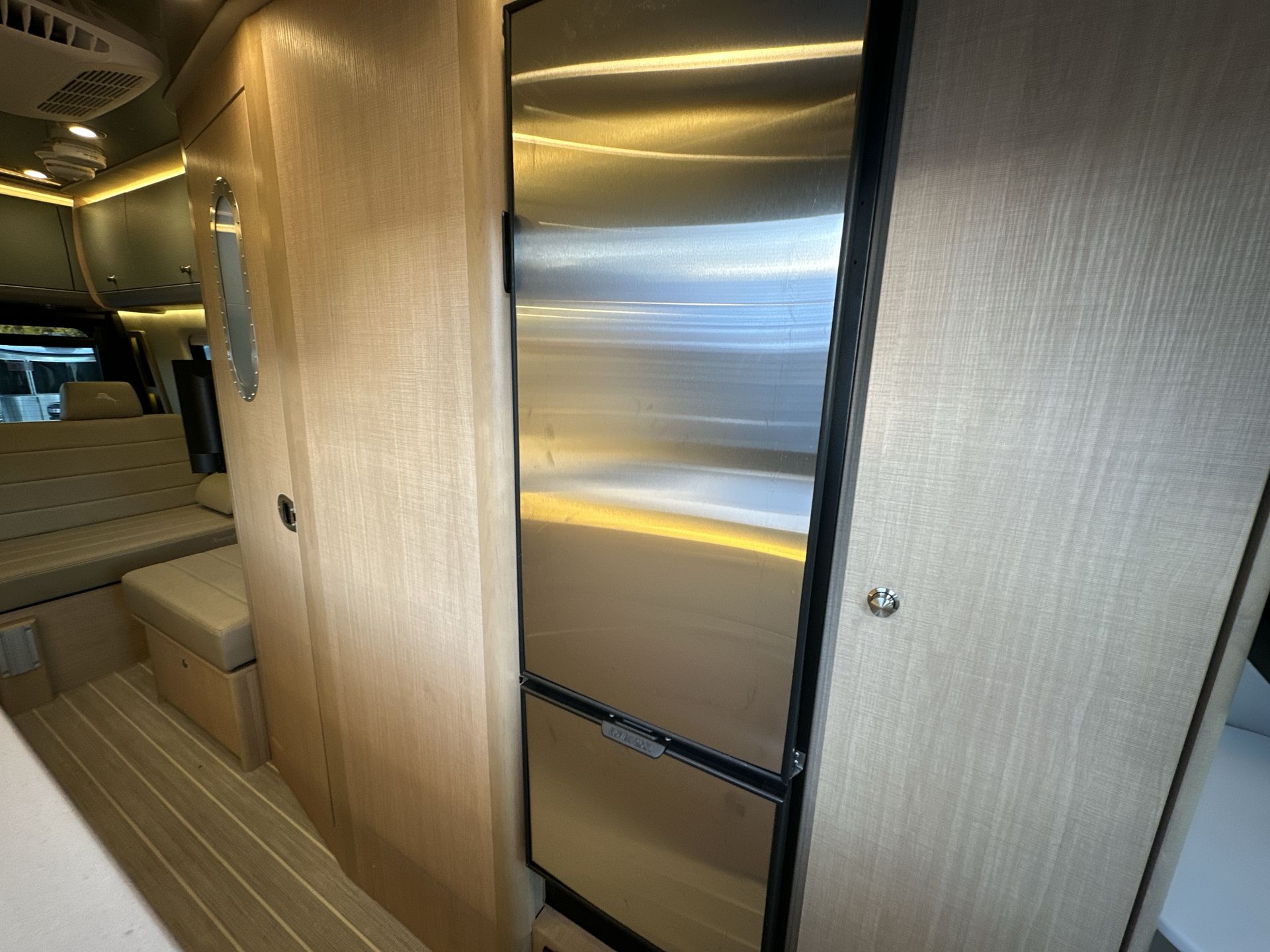 2026 Airstream 24GT Tommy Bahama Base