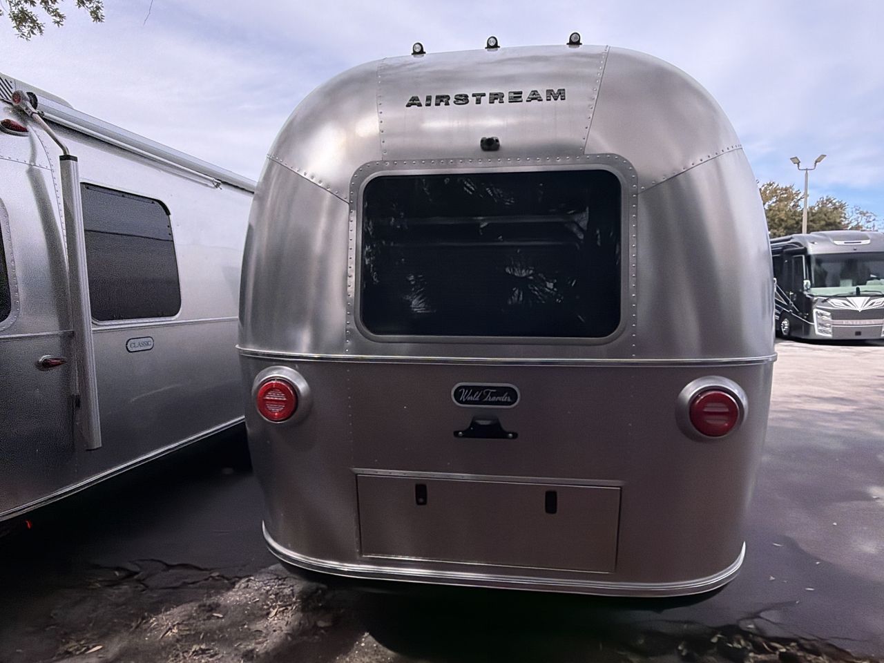2026 Airstream 22RB Base
