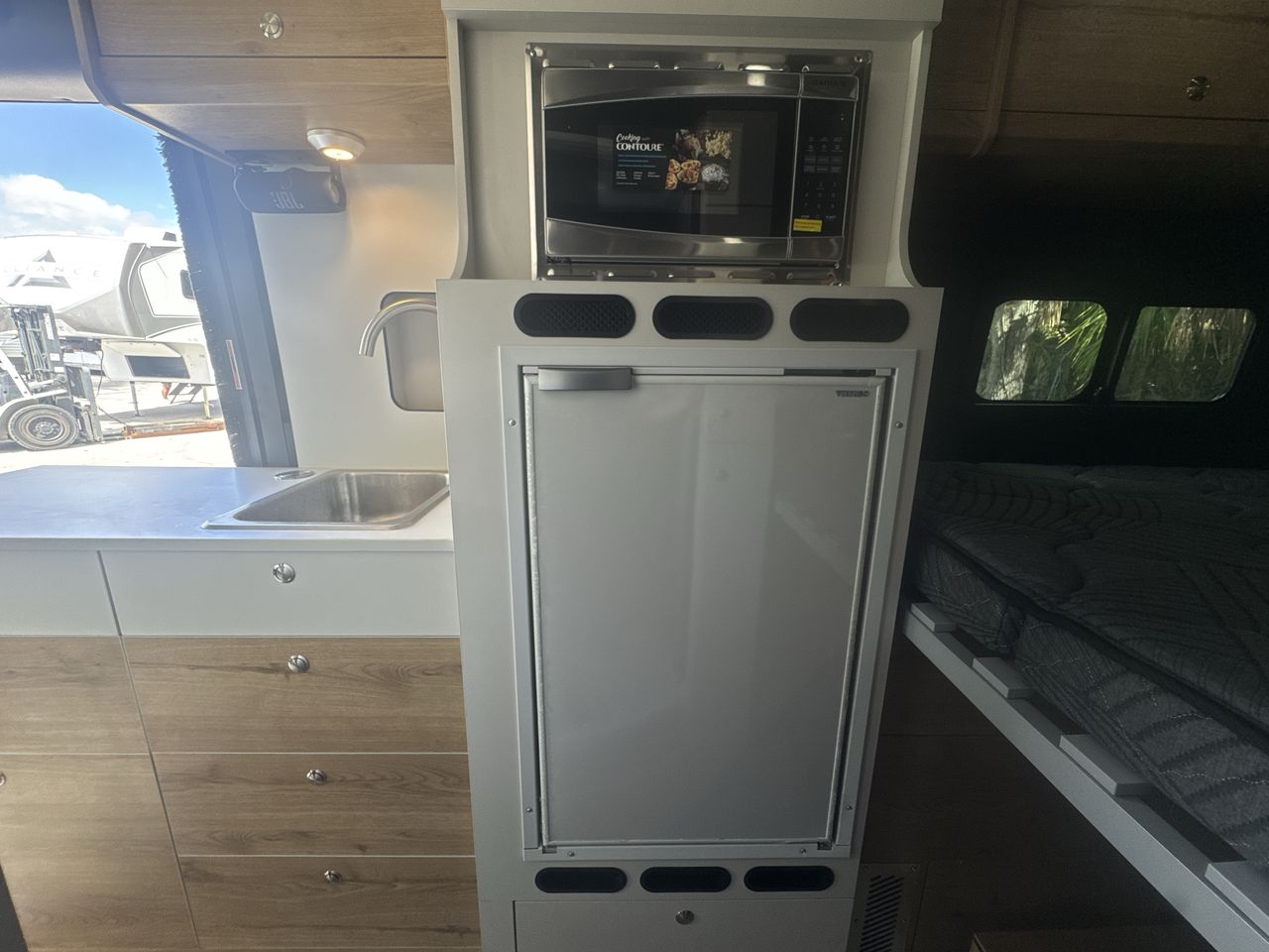 2026 Airstream Rangeline Base