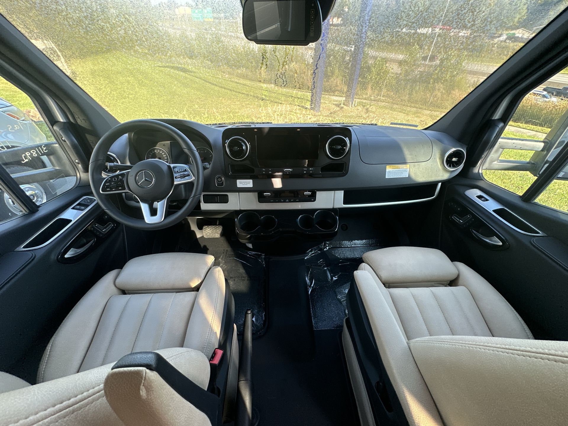 2025 Airstream Murphy Suite Tommy Bahama Base