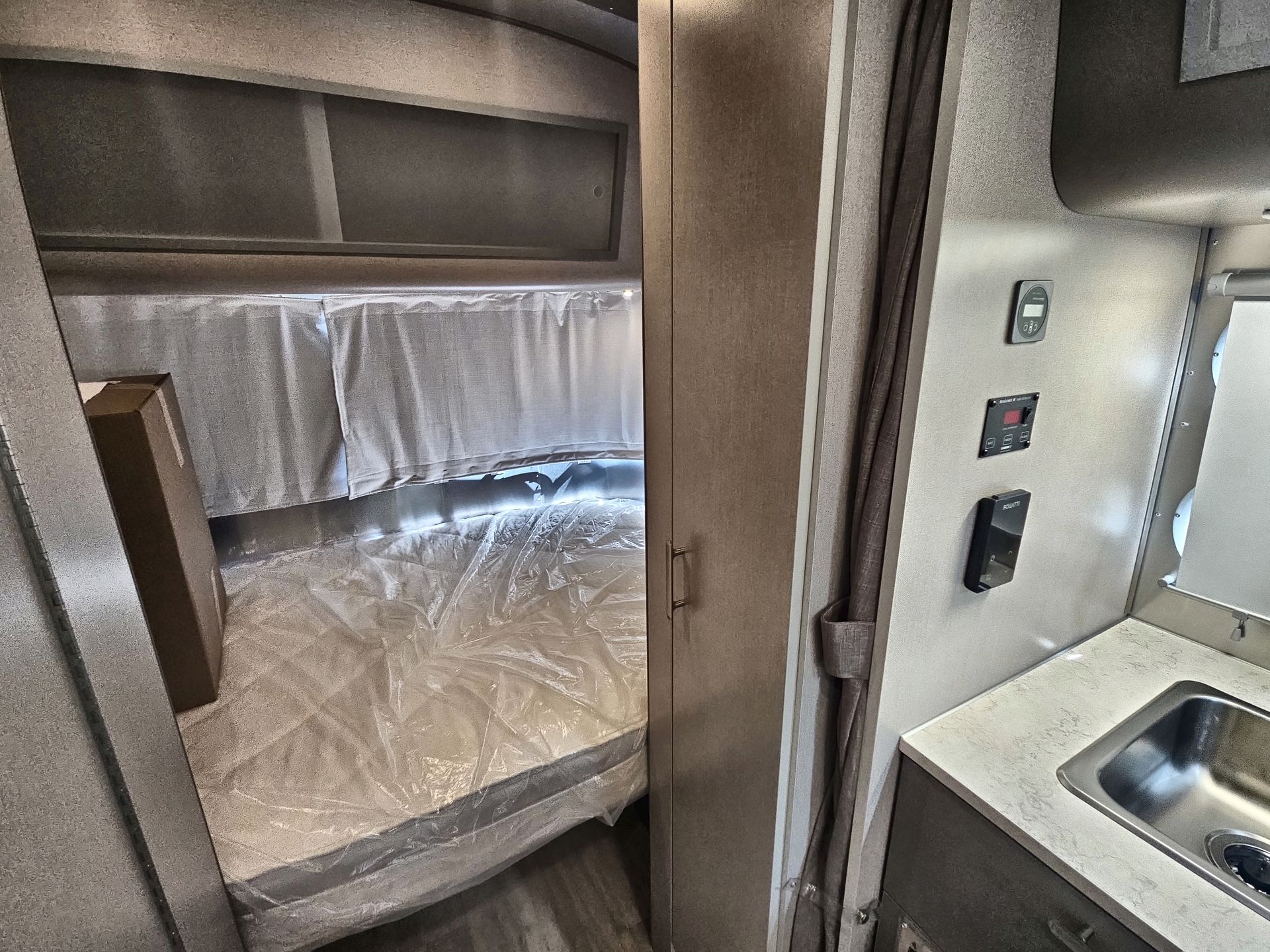 2026 Airstream 16RB Base