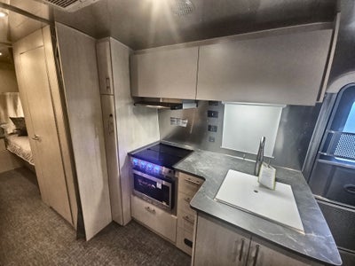 2026 Airstream 25FBT Base