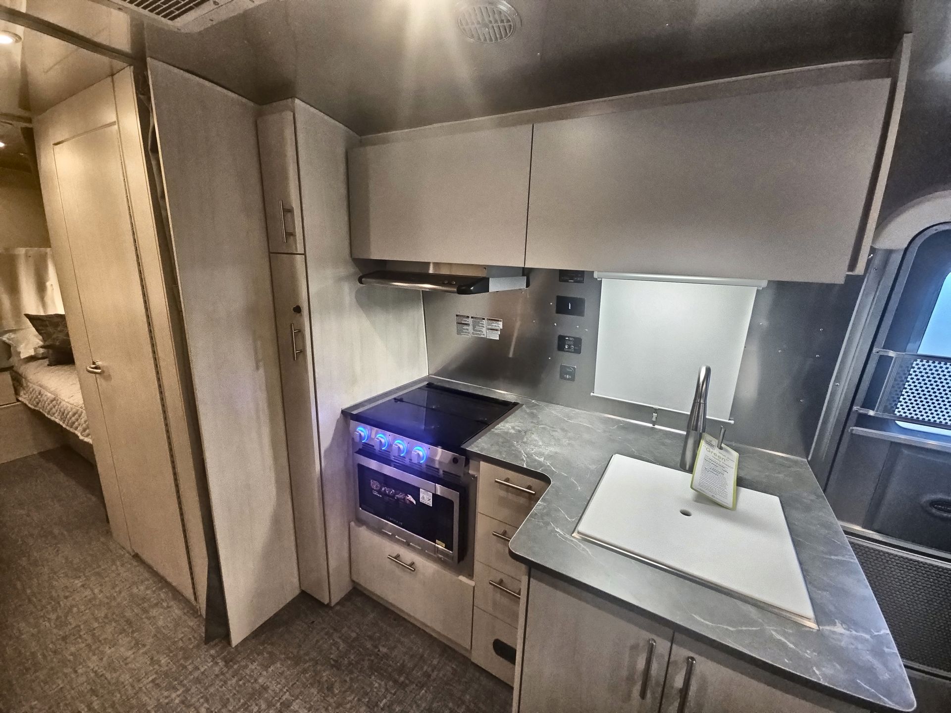 2026 Airstream 25FBT Base