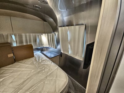 2026 Airstream 28RBQ Base
