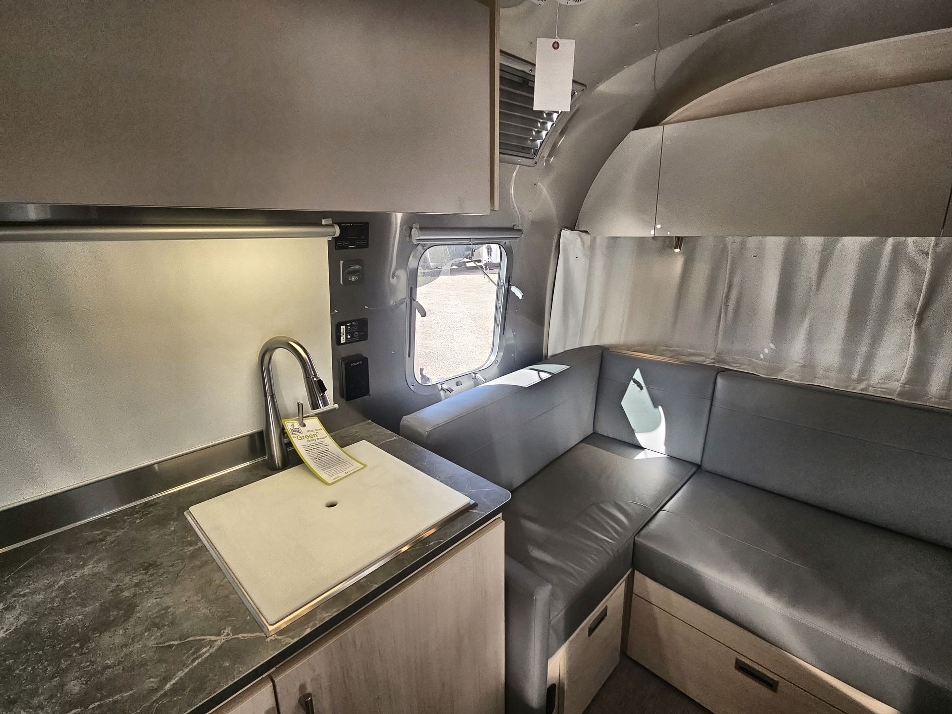 2026 Airstream 28RBT Base