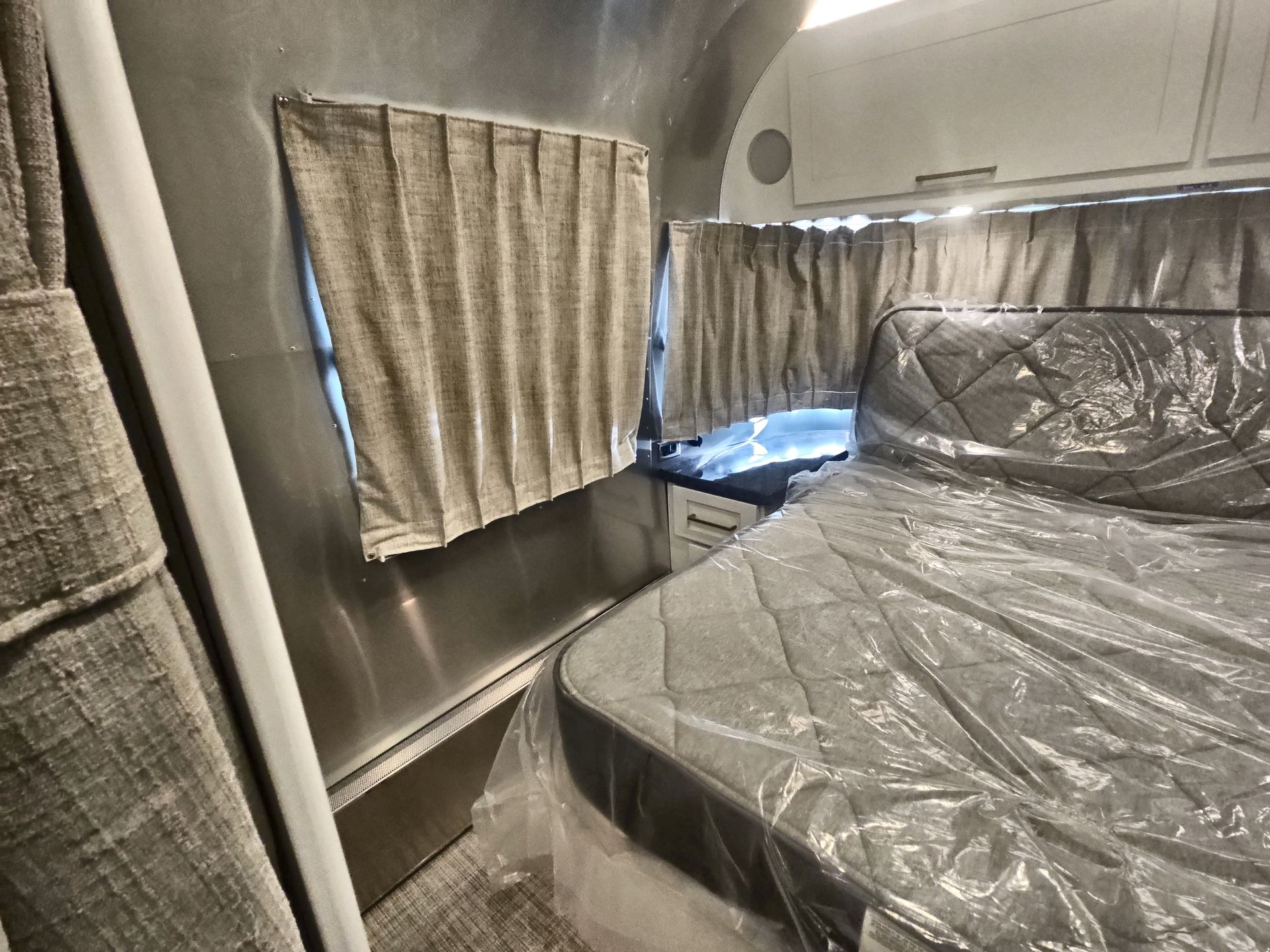 2026 Airstream 28RBQ Base