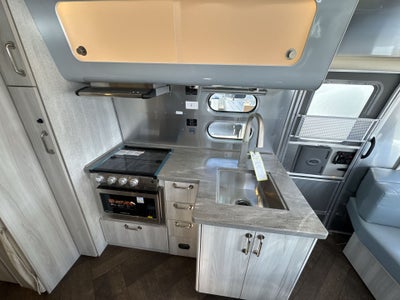 2026 Airstream 25FBQ Base