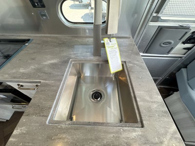 2026 Airstream 25FBQ Base