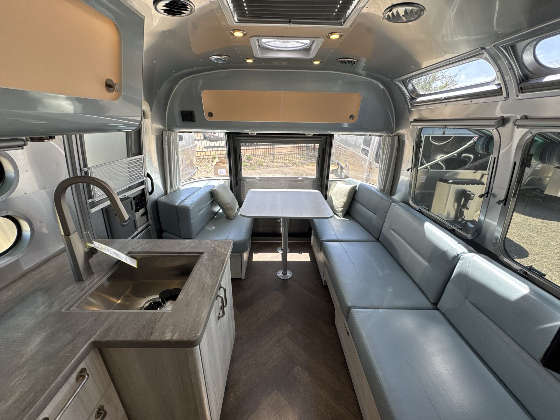 2026 Airstream 25FBQ Base