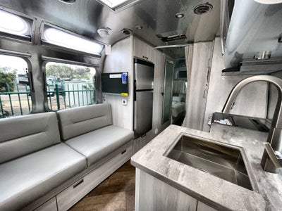2025 Airstream 25FBT Base