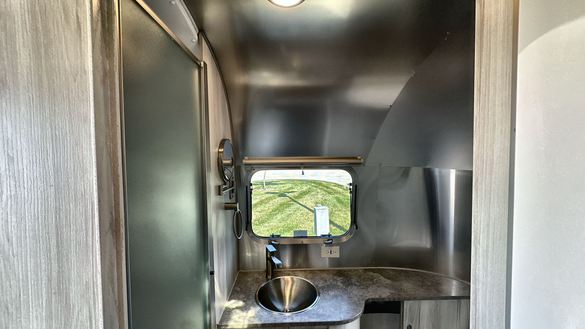 2025 Airstream 23FBT Base
