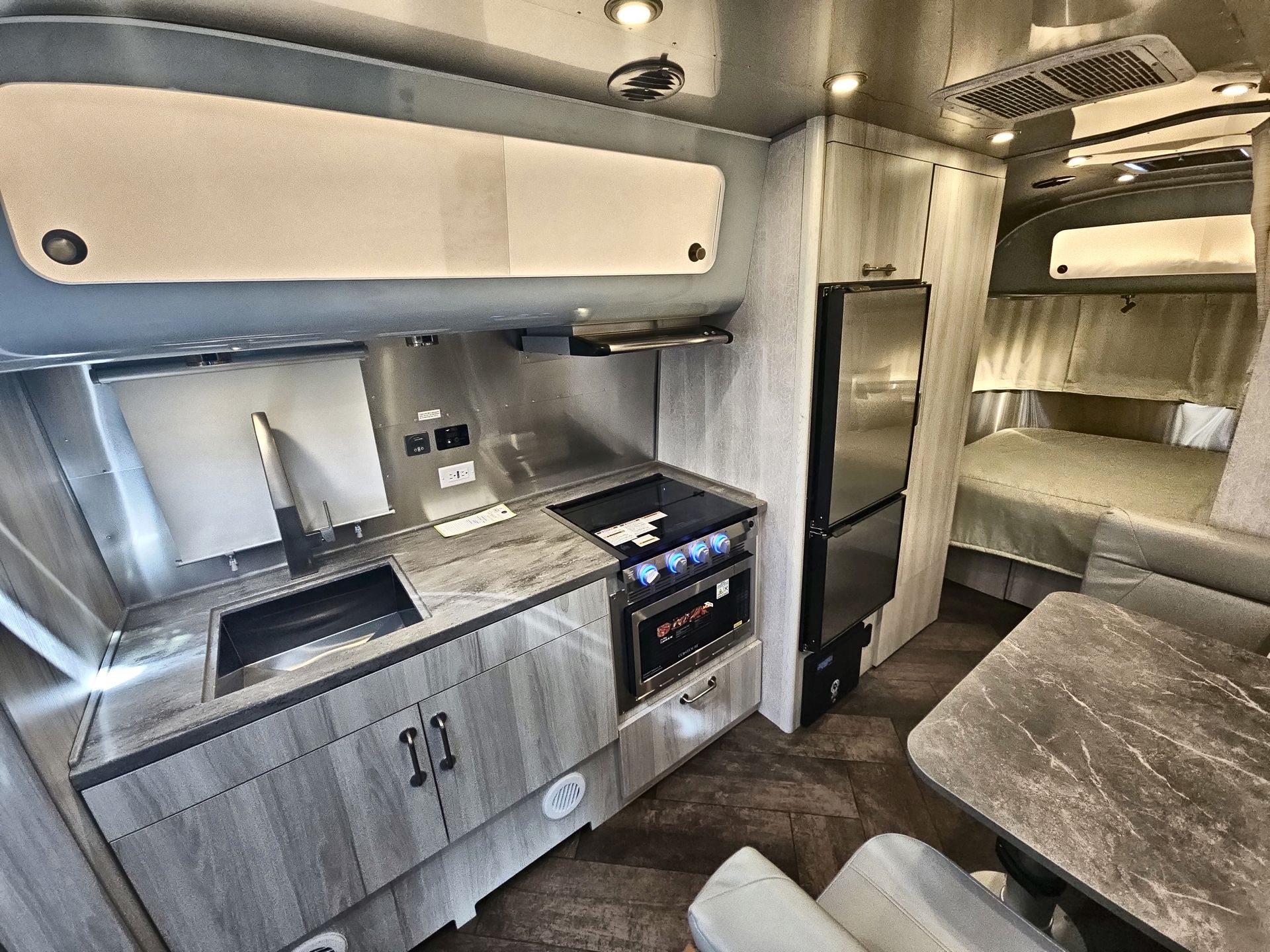 2025 Airstream 23FBQ Base