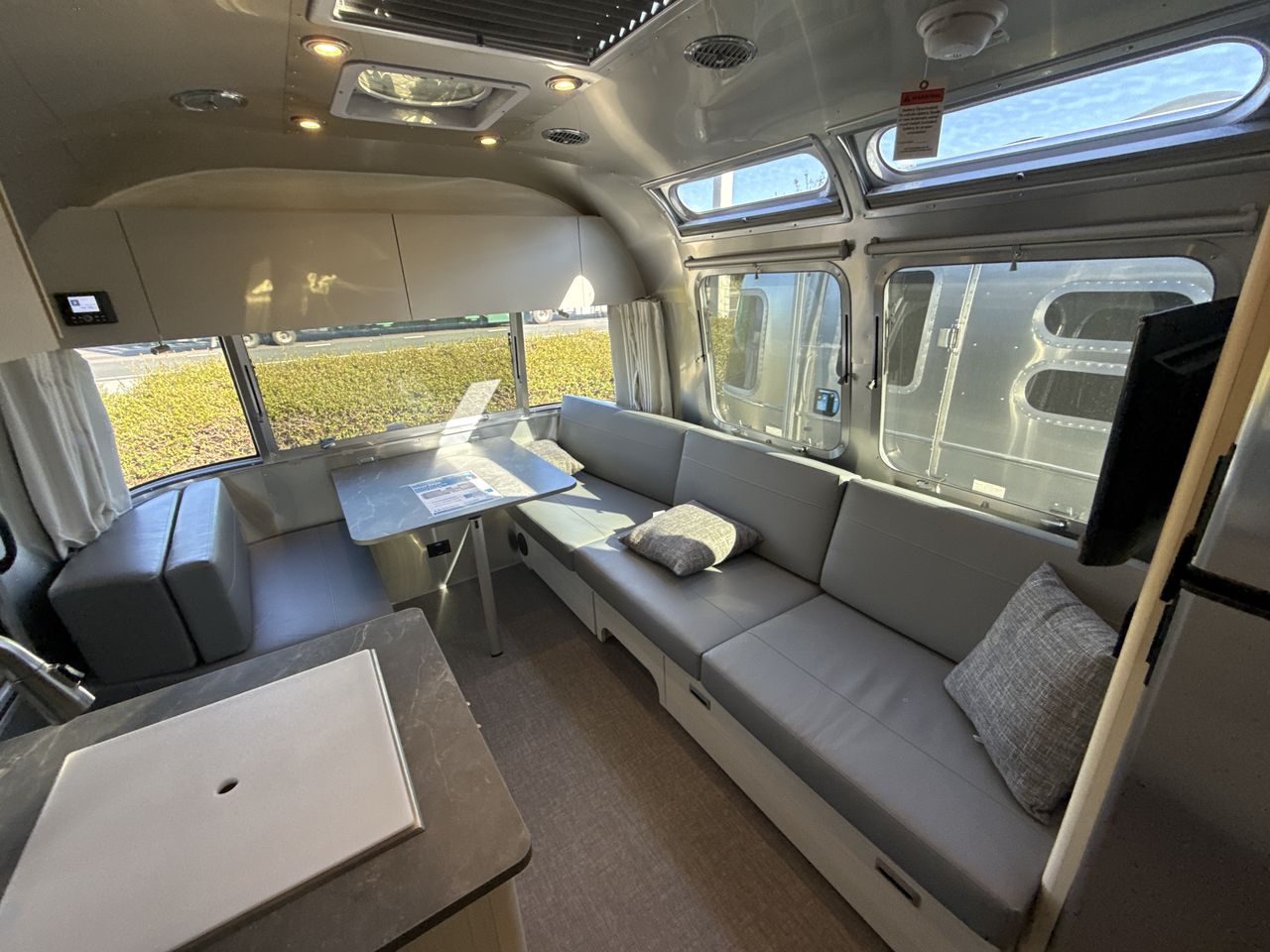 2026 Airstream 27FBQ Base