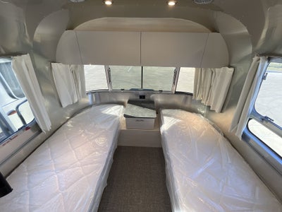 2026 Airstream 27FBT Base