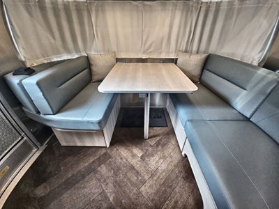 2025 Airstream 27FBT Base