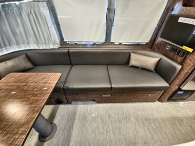 2026 Airstream 27FBT Base