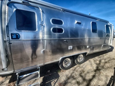 2026 Airstream 27FBT Base