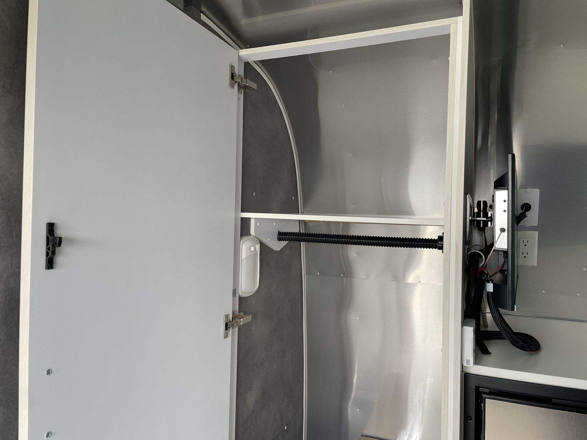 2025 Airstream 22FB Base