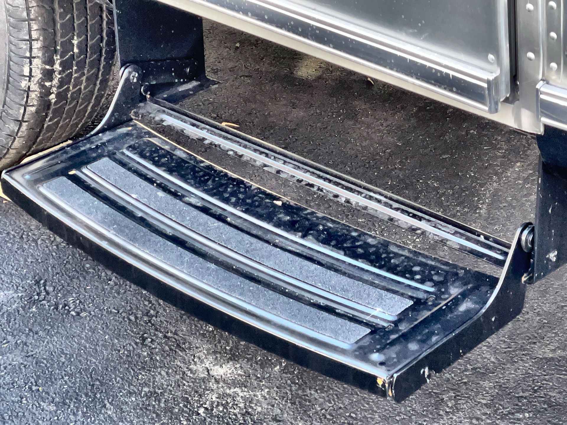 2026 Airstream 16RB Base