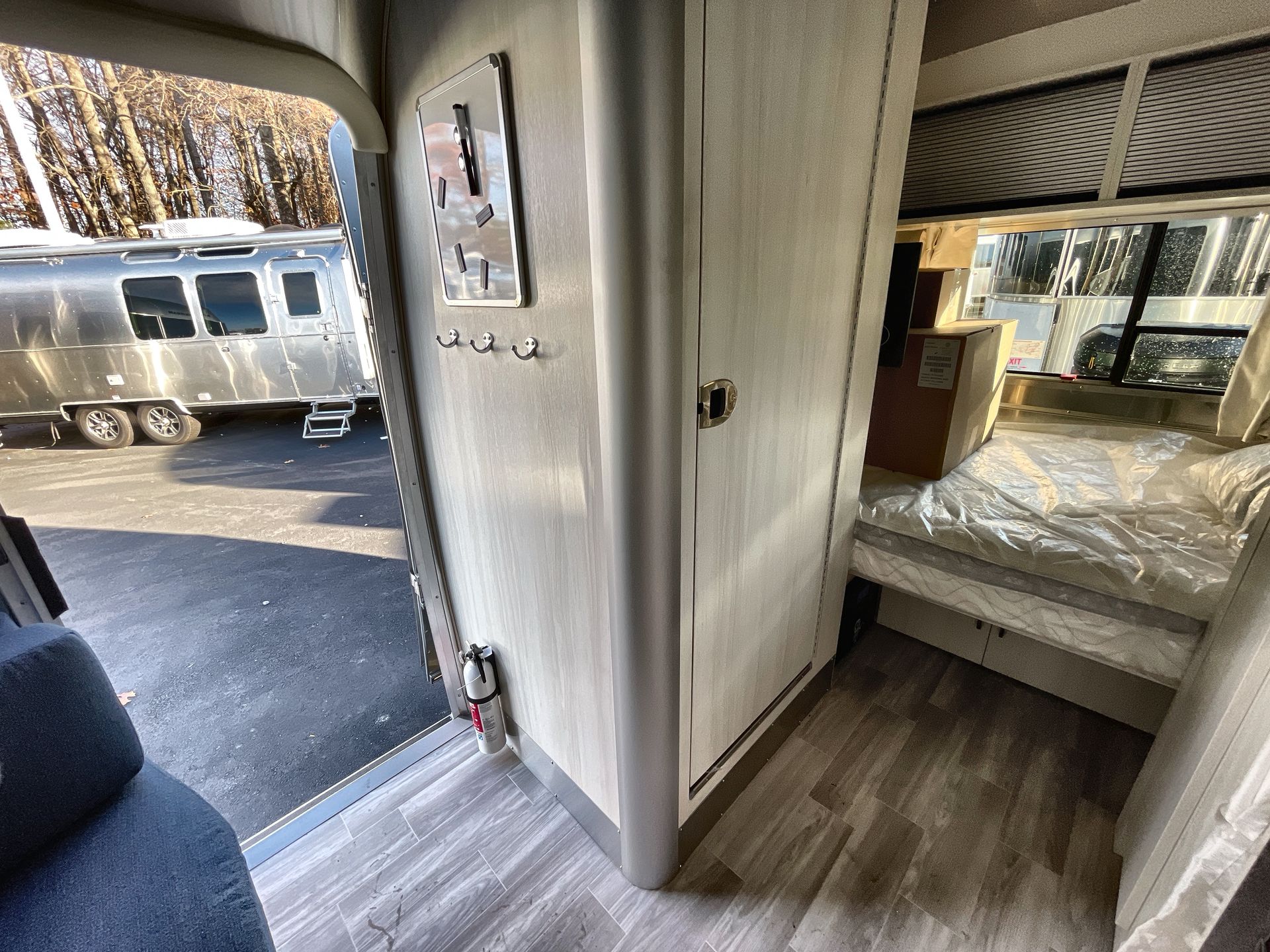 2026 Airstream 16RB Base