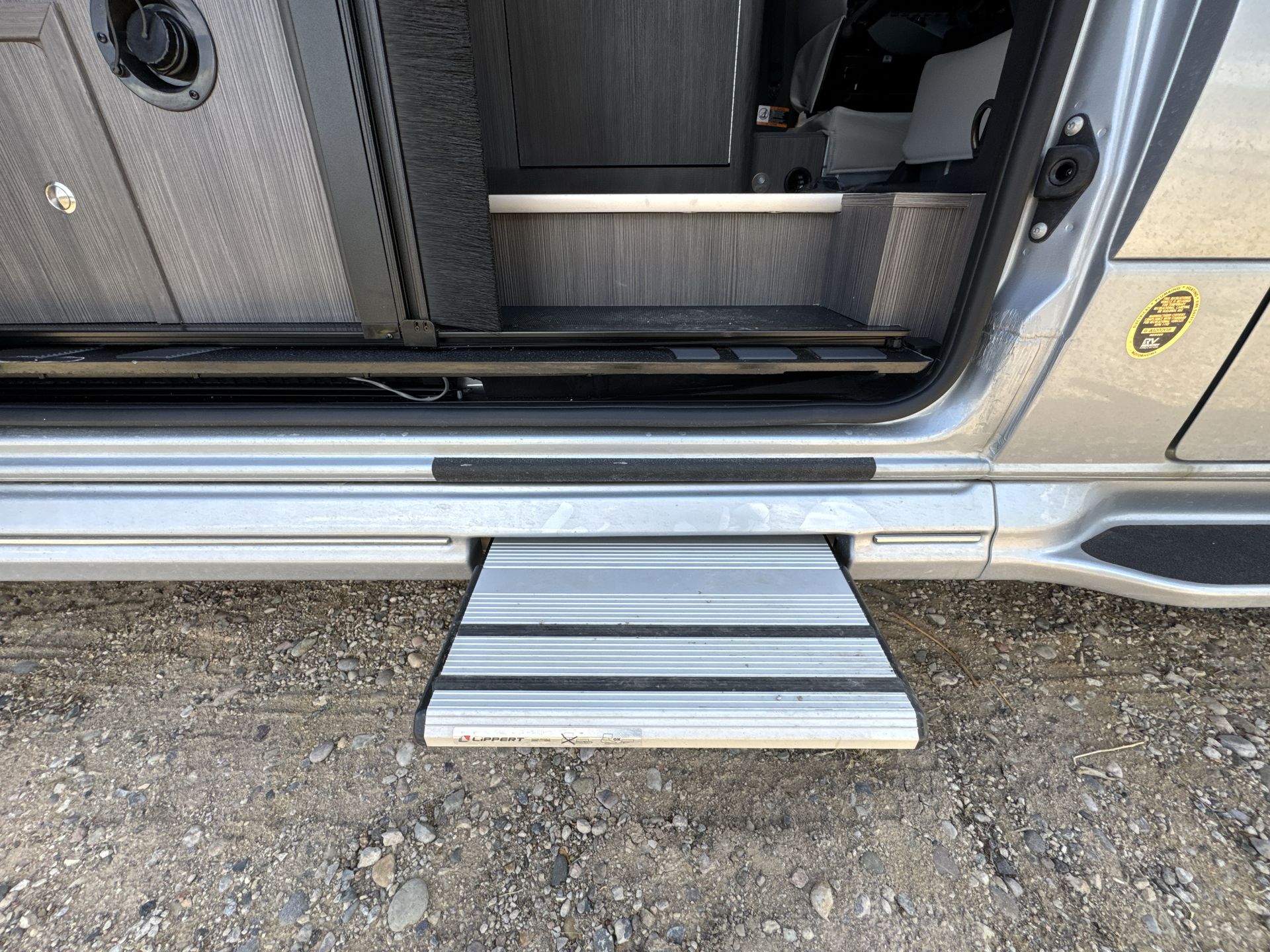 2025 Airstream 19 Base