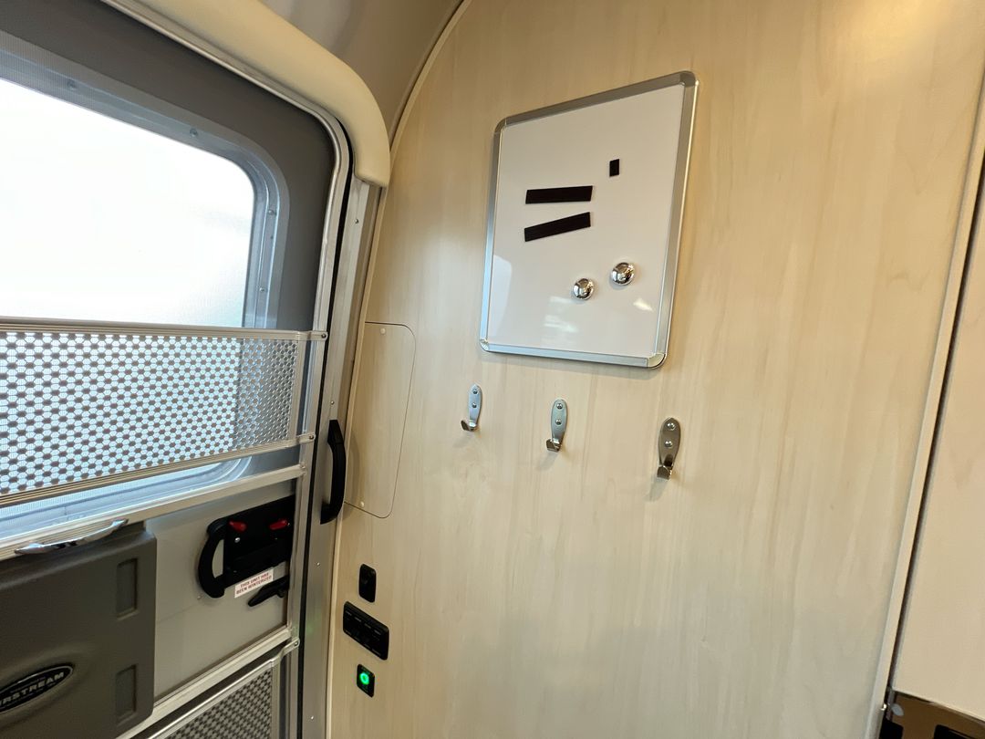 2025 Airstream 23FBQ Base