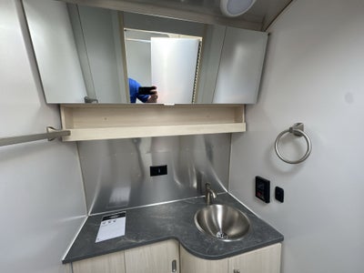 2025 Airstream 27FBT Base