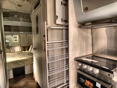 2026 Airstream 25FBQ Base