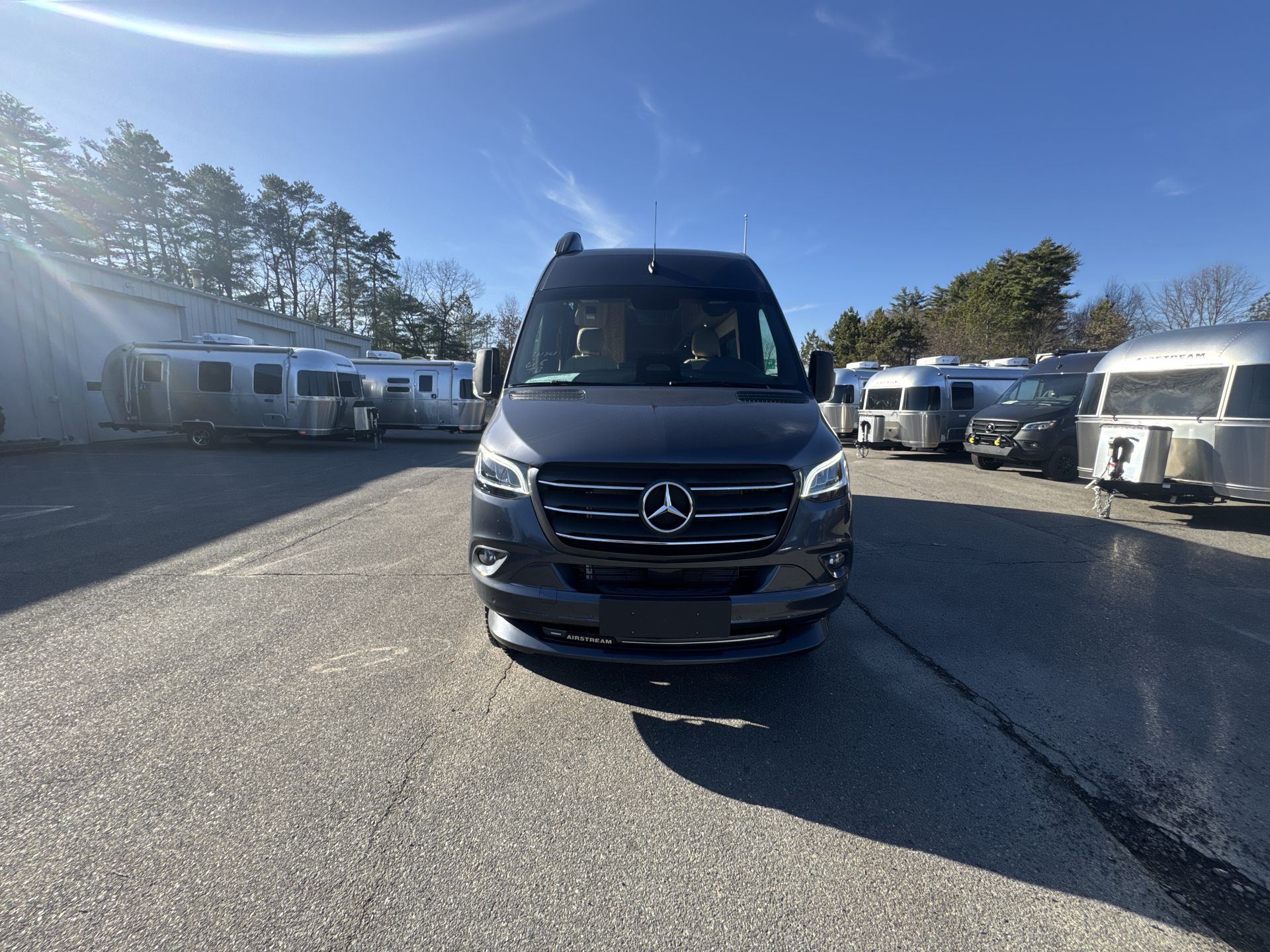 2025 Airstream 24 GL Base