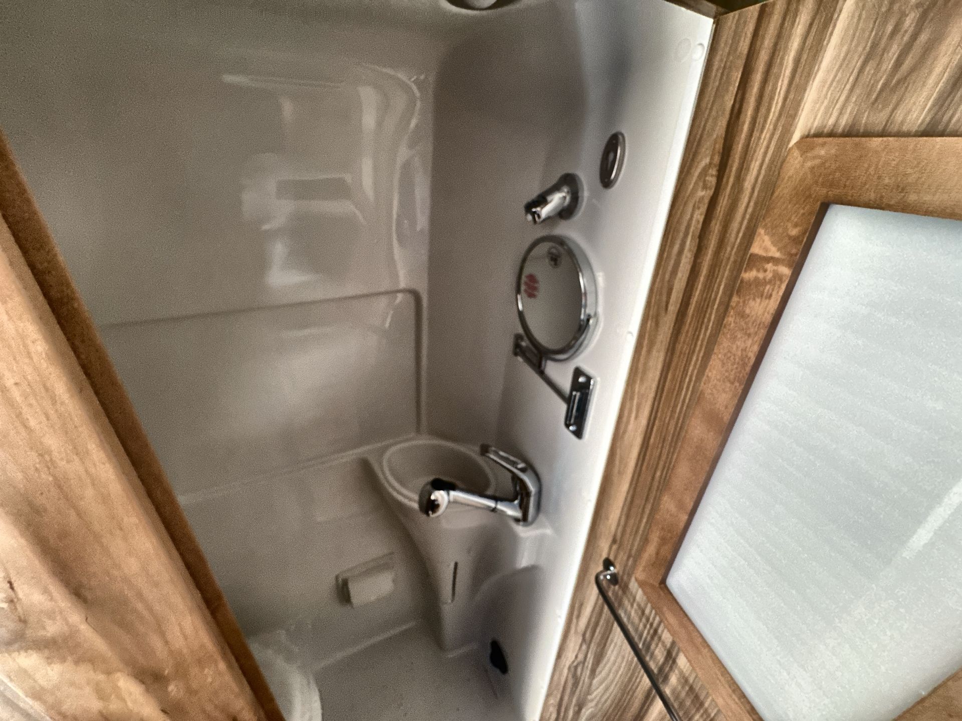 2025 Airstream 24 GL Base