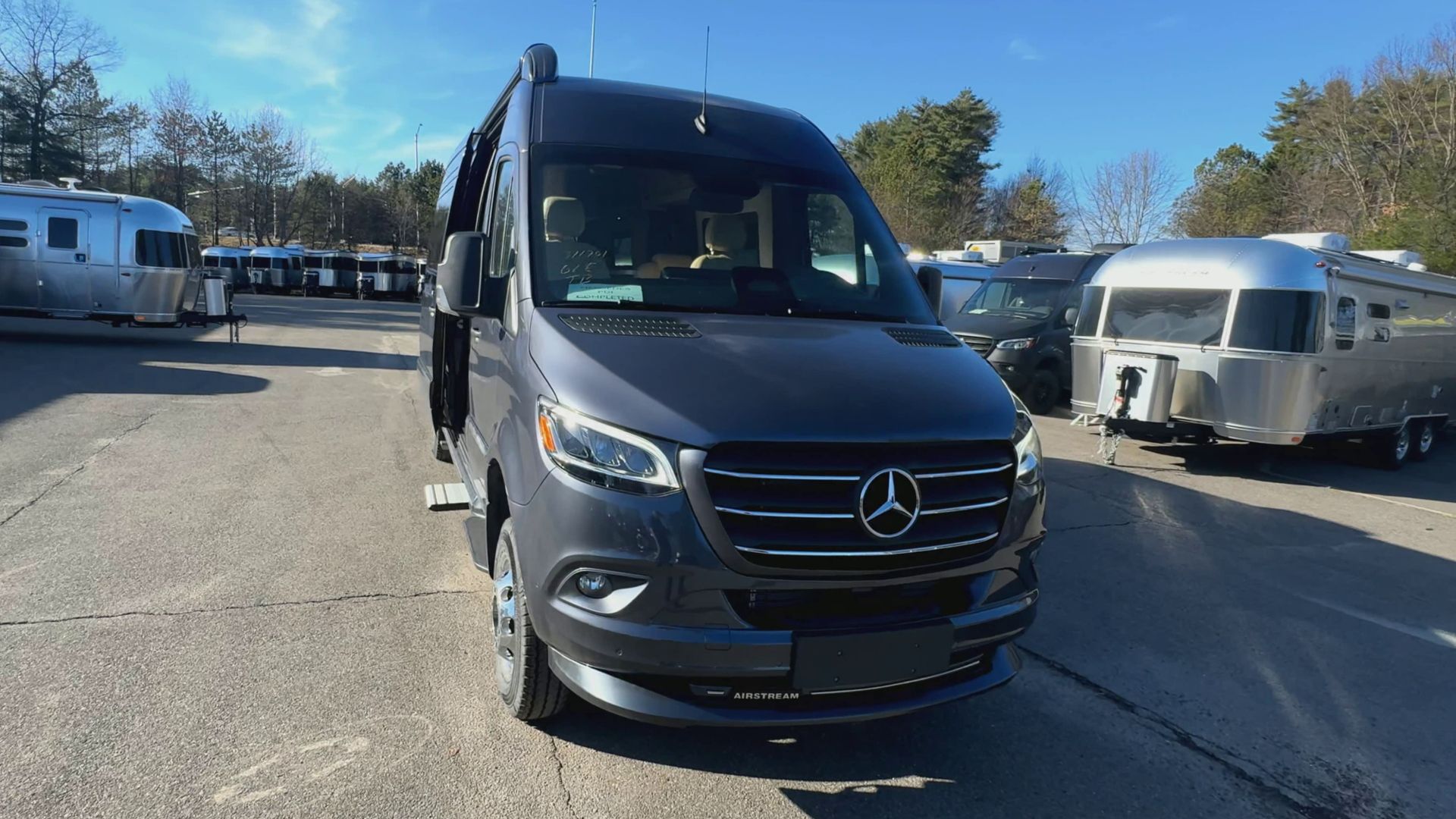 2025 Airstream 24 GL Base